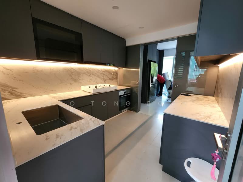 Cairnhill Residences, 33 Cairnhill Circle, 3 Bedrooms, 1,174 sqft, Apartment For Sale, by Yeo Tong Boon, 500147837 - Kitchen - PropertyGuru.com.sg