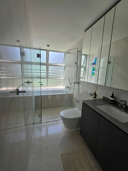 Cairnhill Residences, 33 Cairnhill Circle, 3 Bedrooms, 1,174 sqft, Apartment For Sale, by Yeo Tong Boon, 500147837 - Bathroom - PropertyGuru.com.sg