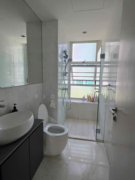Cairnhill Residences, 33 Cairnhill Circle, 3 Bedrooms, 1,174 sqft, Apartment For Sale, by Yeo Tong Boon, 500147837 - Bathroom - PropertyGuru.com.sg
