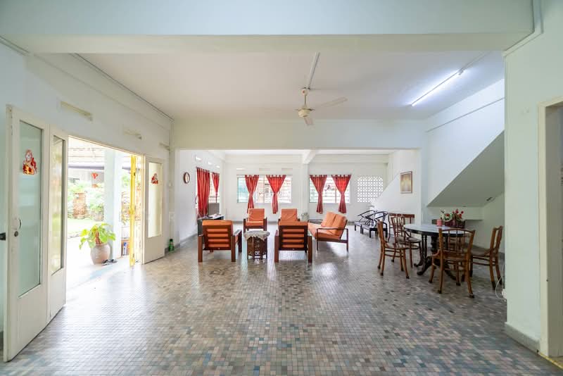 Chuan Garden, Chuan Garden, 5 Bedrooms, 7,000 sqft, Semi-Detached House For Sale, by Jerralyn Satrio, 500147839 - Living Room - PropertyGuru.com.sg