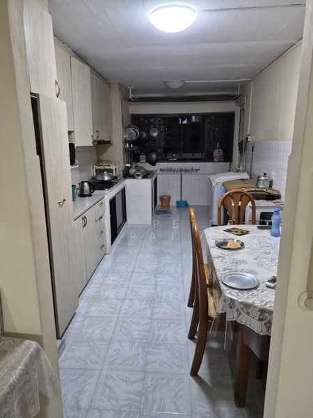 463 Ang Mo Kio Avenue 10, 463 Ang Mo Kio Avenue 10, Room Rental, 350 sqft, HDB Flat For Rent, by K.L. Peter Raj, 500147840 - Kitchen - PropertyGuru.com.sg