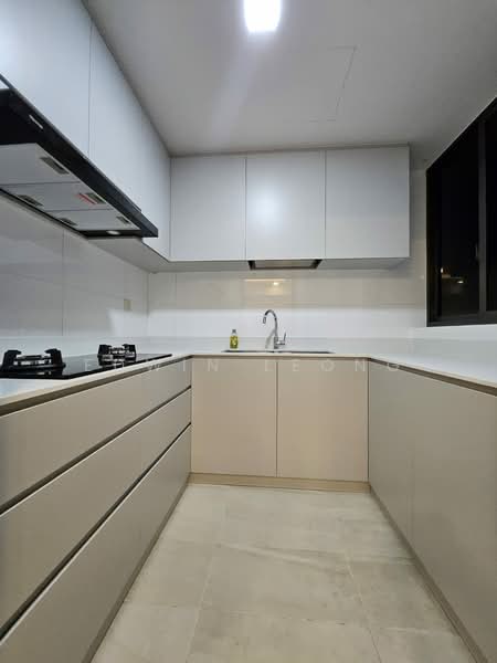 Sims Urban Oasis, 2 Sims Drive, 4 Bedrooms, 1,206 sqft, Condominium For Rent, by Edwin Leong, 500147843 - Kitchen - PropertyGuru.com.sg