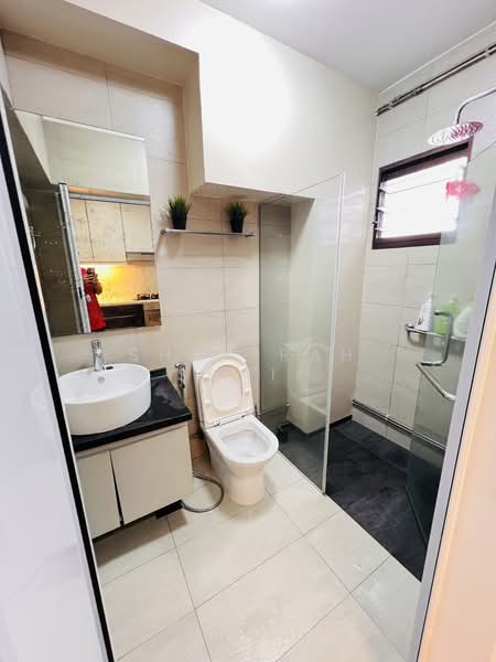 116B Rivervale Drive, 116B Rivervale Drive, 4 Bedrooms, 1,399 sqft, HDB Flat For Sale, by Shahirah Shaik, 500147860 - Bathroom - PropertyGuru.com.sg