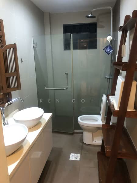 381 Pasir Panjang Road, 381 Pasir Panjang Road, 2 Bedrooms, 500 sqft, Apartment For Rent, by Ken Goh, 500147871 - Bathroom - PropertyGuru.com.sg