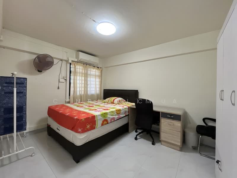 233 Lorong 8 Toa Payoh, 233 Lorong 8 Toa Payoh, 2 Bedrooms, 710 sqft, HDB Flat For Sale, by Cynthia Chua, 500147891 - Bedroom - PropertyGuru.com.sg