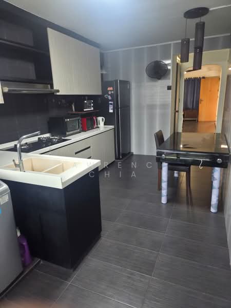210 Jurong East Street 21, 210 Jurong East Street 21, 2 Bedrooms, 721 sqft, HDB Flat For Rent, by Lawrence Chia, 500147894 - Kitchen - PropertyGuru.com.sg