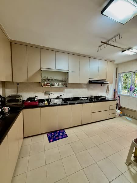 584 Pasir Ris Street 53, 584 Pasir Ris Street 53, 4 Bedrooms, 1,600 sqft, HDB Flat For Rent, by Champa Murjani, 500147909 - Kitchen - PropertyGuru.com.sg