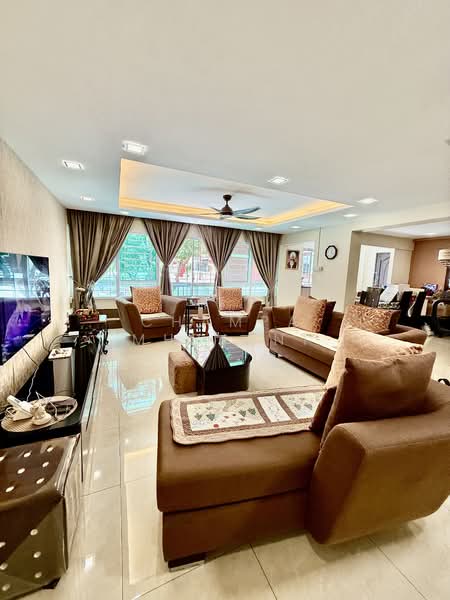 584 Pasir Ris Street 53, 584 Pasir Ris Street 53, 4 Bedrooms, 1,600 sqft, HDB Flat For Rent, by Champa Murjani, 500147909 - Living Room - PropertyGuru.com.sg