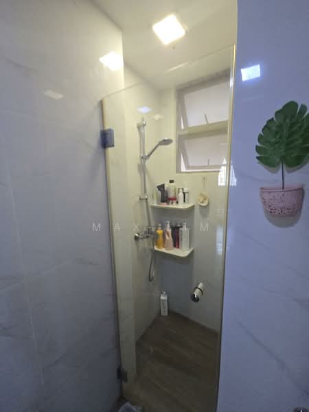 The Florida, 78 Hougang Avenue 7, Room Rental, 150 sqft, Condominium For Rent, by Max Lim, 500147913 - Bathroom - PropertyGuru.com.sg