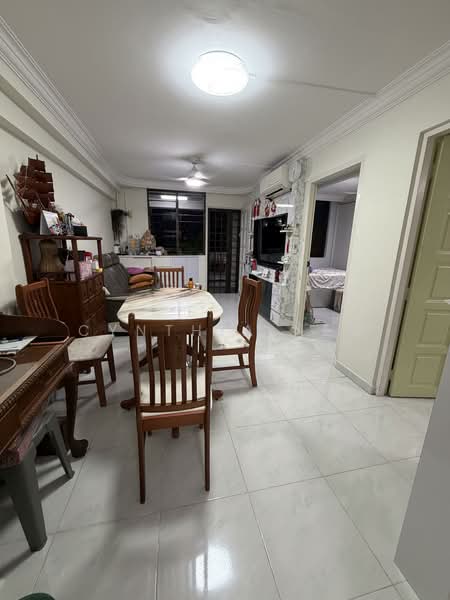 4 Lorong 7 Toa Payoh, 4 Lorong 7 Toa Payoh, 2 Bedrooms, 732 sqft, HDB Flat For Sale, by Cynthia Neo, 500147920 - Living Room - PropertyGuru.com.sg