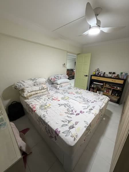 4 Lorong 7 Toa Payoh, 4 Lorong 7 Toa Payoh, 2 Bedrooms, 732 sqft, HDB Flat For Sale, by Cynthia Neo, 500147920 - Bedroom - PropertyGuru.com.sg