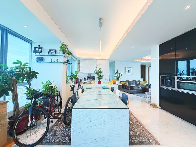 🔥🔥🔥PRESTIGIOUS!!! FREEHOLD!!! WALK TO AMENITIES!!! RIGHT IN ORCHARD!!!🔥🔥🔥, , 3 Bedrooms, 2,110 sqft, Condominium For Sale, by Eugene Khor, 500147921 - Living Room - PropertyGuru.com.sg