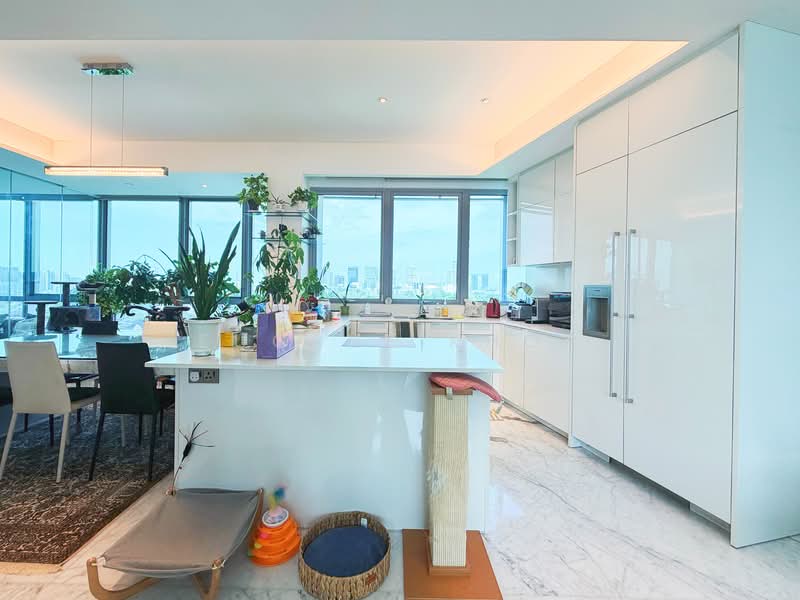 🔥🔥🔥PRESTIGIOUS!!! FREEHOLD!!! WALK TO AMENITIES!!! RIGHT IN ORCHARD!!!🔥🔥🔥, , 3 Bedrooms, 2,110 sqft, Condominium For Sale, by Eugene Khor, 500147921 - Kitchen - PropertyGuru.com.sg