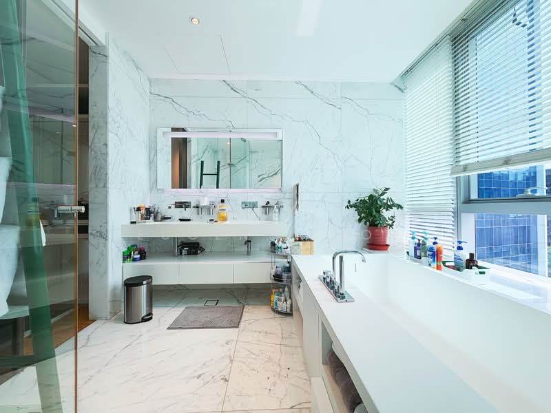 🔥🔥🔥PRESTIGIOUS!!! FREEHOLD!!! WALK TO AMENITIES!!! RIGHT IN ORCHARD!!!🔥🔥🔥, , 3 Bedrooms, 2,110 sqft, Condominium For Sale, by Eugene Khor, 500147921 - Bathroom - PropertyGuru.com.sg