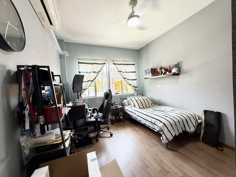 Sembawang Springs Estate, Jalan Salang, 4 Bedrooms, 2,700 sqft, Terraced House For Sale, by Jason Ng, 500147924 - Bedroom - PropertyGuru.com.sg