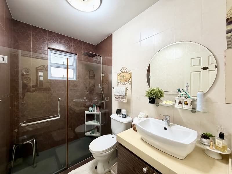 Sembawang Springs Estate, Jalan Salang, 4 Bedrooms, 2,700 sqft, Terraced House For Sale, by Jason Ng, 500147924 - Bathroom - PropertyGuru.com.sg