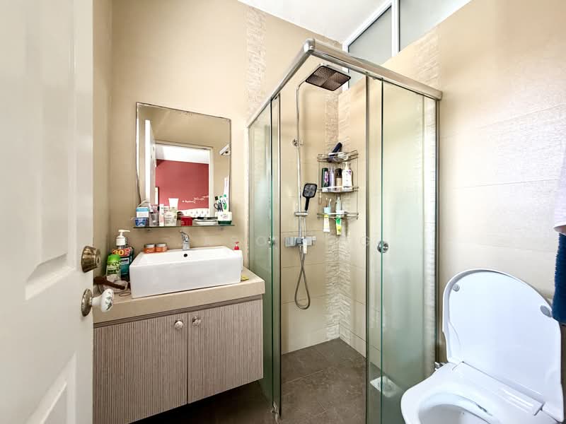 Sembawang Springs Estate, Jalan Salang, 4 Bedrooms, 2,700 sqft, Terraced House For Sale, by Jason Ng, 500147924 - Bathroom - PropertyGuru.com.sg