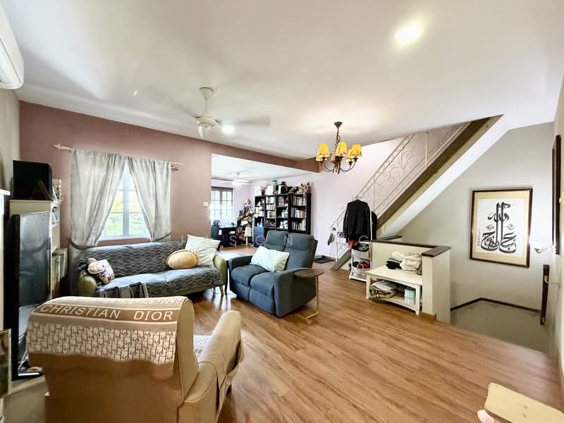 Sembawang Springs Estate, Jalan Salang, 4 Bedrooms, 2,700 sqft, Terraced House For Sale, by Jason Ng, 500147924 - Living Room - PropertyGuru.com.sg