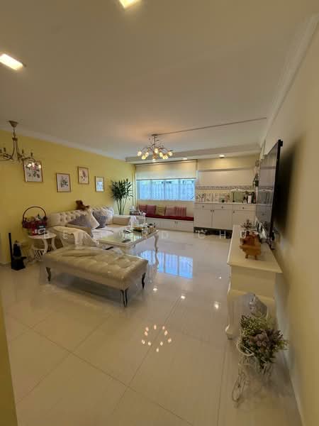 204 Ang Mo Kio Avenue 3, 204 Ang Mo Kio Avenue 3, 3 Bedrooms, 990 sqft, HDB Flat For Sale, by Bernard Chua, 500147927 - Living Room - PropertyGuru.com.sg