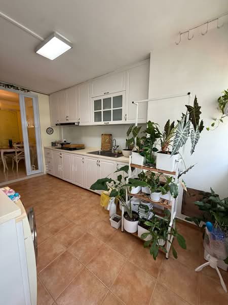 204 Ang Mo Kio Avenue 3, 204 Ang Mo Kio Avenue 3, 3 Bedrooms, 990 sqft, HDB Flat For Sale, by Bernard Chua, 500147927 - Kitchen - PropertyGuru.com.sg