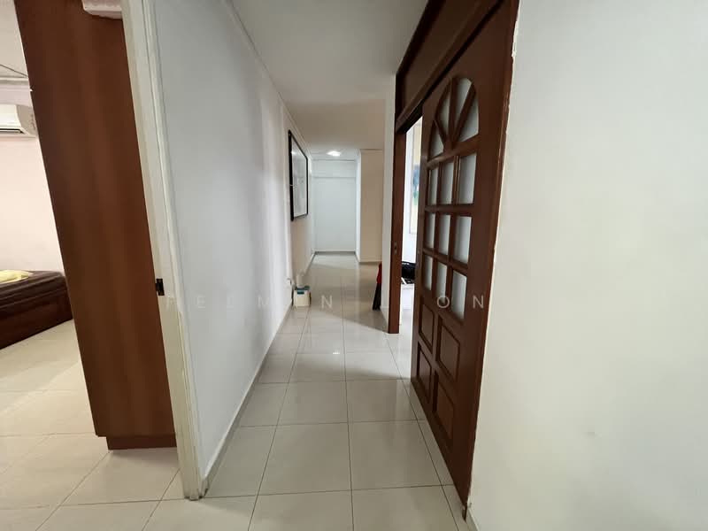 122C Sengkang East Way, 122C Sengkang East Way, 4 Bedrooms, 1,399 sqft, HDB Flat For Sale, by Feemin Liong, 500147951 - Corridor - PropertyGuru.com.sg