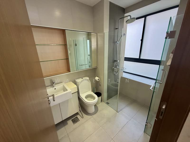 Bella Casita, 7 Ipoh Lane, 1 Bedroom, 452 sqft, Condominium For Rent, by Wayne Tan, 500147956 - Bathroom - PropertyGuru.com.sg