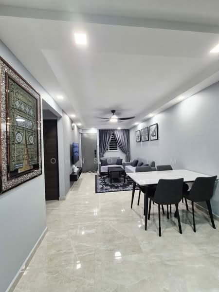 409 Bukit Batok West Avenue 4, 409 Bukit Batok West Avenue 4, Room Rental, 200 sqft, HDB Flat For Rent, by Johnson Lim, 500147957 - Living Room - PropertyGuru.com.sg
