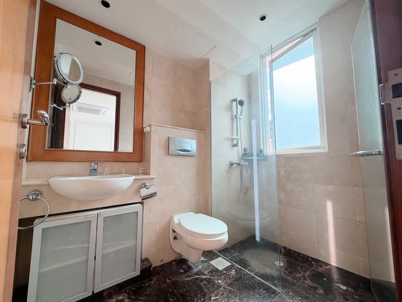 The Hermitage, 2 Sarkies Road, 2 Bedrooms, 850 sqft, Apartment For Sale, by Alexis Quek, 500147958 - Bathroom - PropertyGuru.com.sg