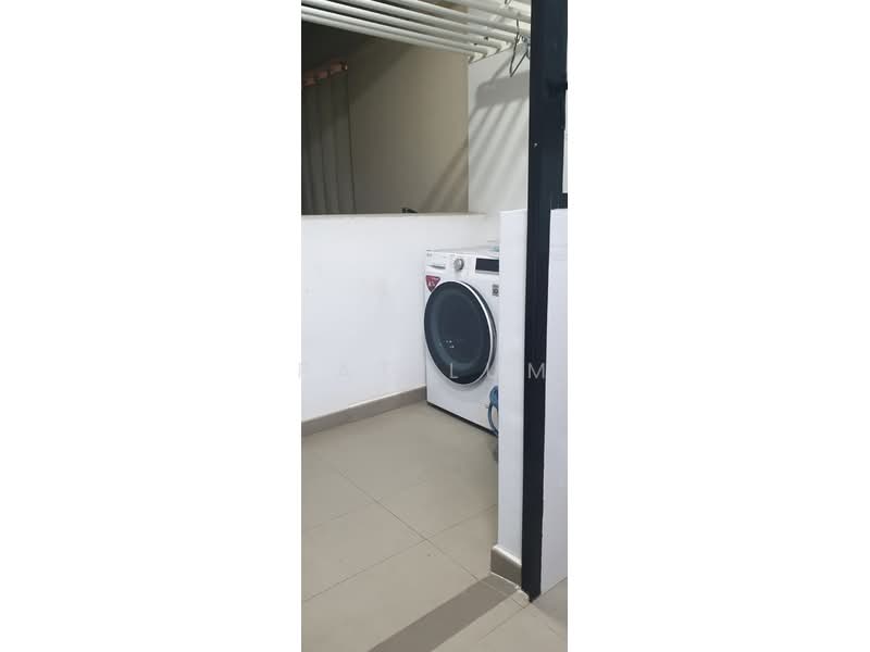 464B Bukit Batok West Avenue 8, 464B Bukit Batok West Avenue 8, 2 Bedrooms, 732 sqft, HDB Flat For Rent, by Pat Lum, 500147969 - Service Yard - PropertyGuru.com.sg