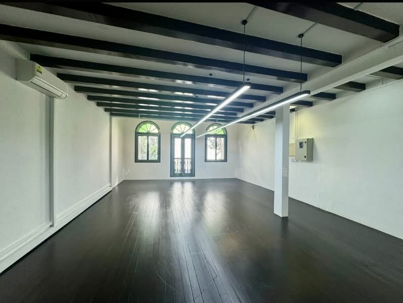 RAFFLES PLACE / TANJONG PAGAR | Newly Renovated Shophouse Office | Near to MRT Stations |, Telok Ayer / Tanjong Pagar MRT, 2,056 sqft, Office For Rent, by Amy Aw 胡嘉薇, 500147972 - CommercialGuru.com.sg