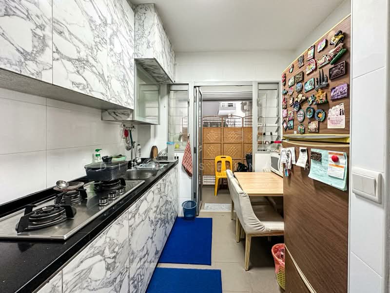 117A Jalan Tenteram, 117A Jalan Tenteram, 2 Bedrooms, 721 sqft, HDB Flat For Sale, by Risdian Isbintara, 500147981 - Kitchen - PropertyGuru.com.sg