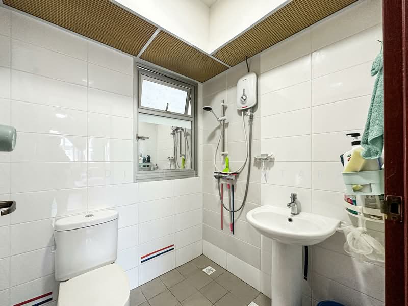 117A Jalan Tenteram, 117A Jalan Tenteram, 2 Bedrooms, 721 sqft, HDB Flat For Sale, by Risdian Isbintara, 500147981 - Bathroom - PropertyGuru.com.sg
