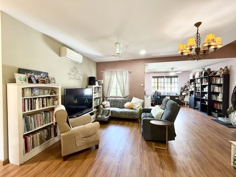 sembawang Springs Estate, Jalan Salang, 4 Bedrooms, 2,700 sqft, Terraced House For Sale, by Jason Ng, 500147982 - Living Room - PropertyGuru.com.sg