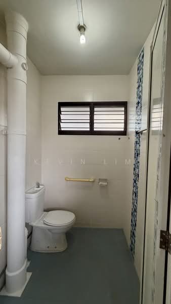 333 Ang Mo Kio Avenue 1, 333 Ang Mo Kio Avenue 1, 3 Bedrooms, 1,001 sqft, HDB Flat For Sale, by Kevin Lim, 500147993 - Bathroom - PropertyGuru.com.sg
