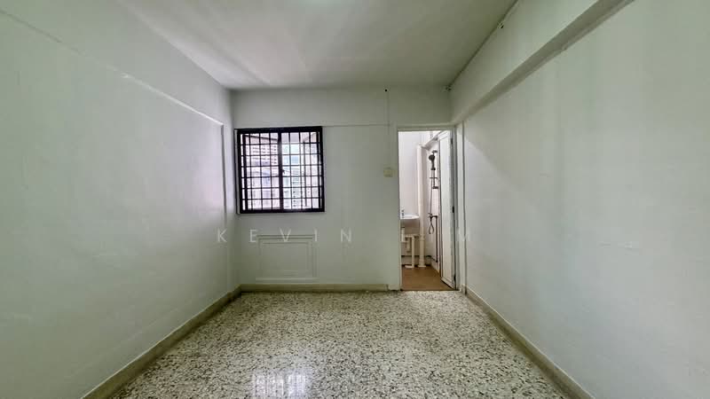 333 Ang Mo Kio Avenue 1, 333 Ang Mo Kio Avenue 1, 3 Bedrooms, 1,001 sqft, HDB Flat For Sale, by Kevin Lim, 500147993 - Master Bedroom - PropertyGuru.com.sg