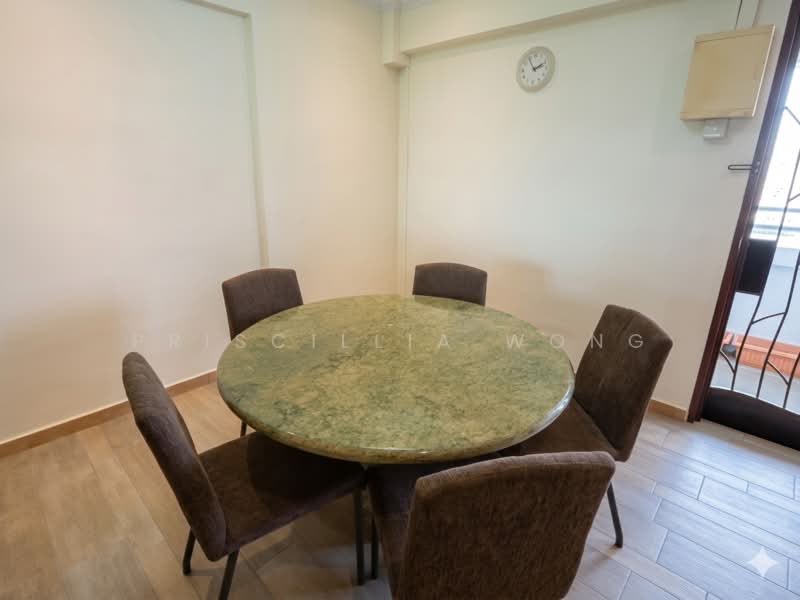 471 Jurong West Street 41, 471 Jurong West Street 41, 3 Bedrooms, 1,625 sqft, HDB Flat For Rent, by Priscillia Wong, 500148002 - Dining Room - PropertyGuru.com.sg