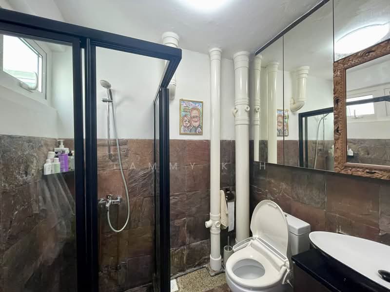 33 Chai Chee Avenue, 33 Chai Chee Avenue, 3 Bedrooms, 1,259 sqft, HDB Flat For Sale, by Tammy Koh, 500148019 - Bathroom - PropertyGuru.com.sg