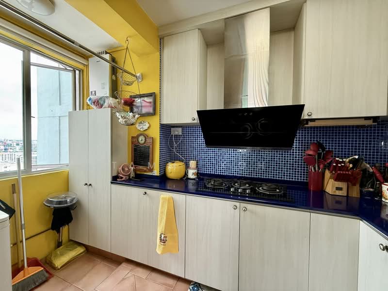 33 Chai Chee Avenue, 33 Chai Chee Avenue, 3 Bedrooms, 1,259 sqft, HDB Flat For Sale, by Tammy Koh, 500148019 - Kitchen - PropertyGuru.com.sg