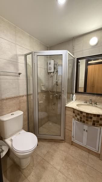 Regent Heights, 50 Bukit Batok East Avenue 5, 2 Bedrooms, 1,023 sqft, Condominium For Sale, by Alize Ng, 500148022 - Common Bathroom - PropertyGuru.com.sg