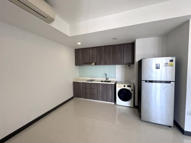 Sundance Suites, 12 Duku Place, 1 Bedroom, 603 sqft, Condominium For Rent, by Carol Chen, 500148028 - Kitchen - PropertyGuru.com.sg