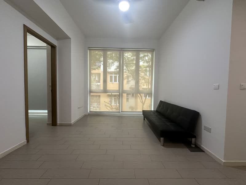 Roots @ Transit, 9 Transit Road, 2 Bedrooms, 581 sqft, Apartment For Sale, by Yang ., 500148030 - Living Room - PropertyGuru.com.sg