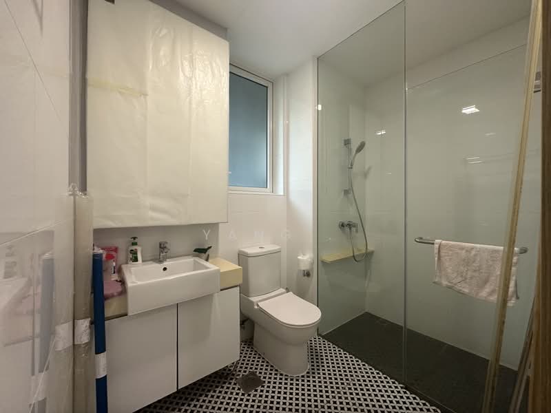 Roots @ Transit, 9 Transit Road, 2 Bedrooms, 581 sqft, Apartment For Sale, by Yang ., 500148030 - Bathroom - PropertyGuru.com.sg