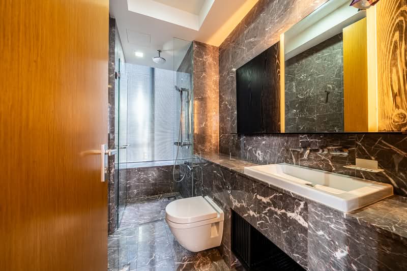 Helios Residences, 15 Cairnhill Circle, 2 Bedrooms, 1,281 sqft, Condominium For Rent, by Kevin Lim, 500148035 - Bathroom - PropertyGuru.com.sg