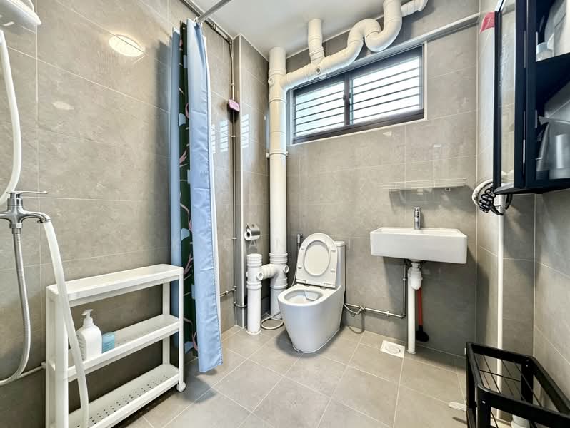 858 Yishun Avenue 4, 858 Yishun Avenue 4, 3 Bedrooms, 1,119 sqft, HDB Flat For Sale, by Kyean Lim, 500148036 - Bathroom - PropertyGuru.com.sg