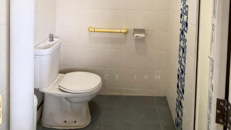 333 Ang Mo Kio Avenue 1, 333 Ang Mo Kio Avenue 1, 3 Bedrooms, 1,001 sqft, HDB Flat For Sale, by Eunice Lam, 500148039 - Bathroom - PropertyGuru.com.sg
