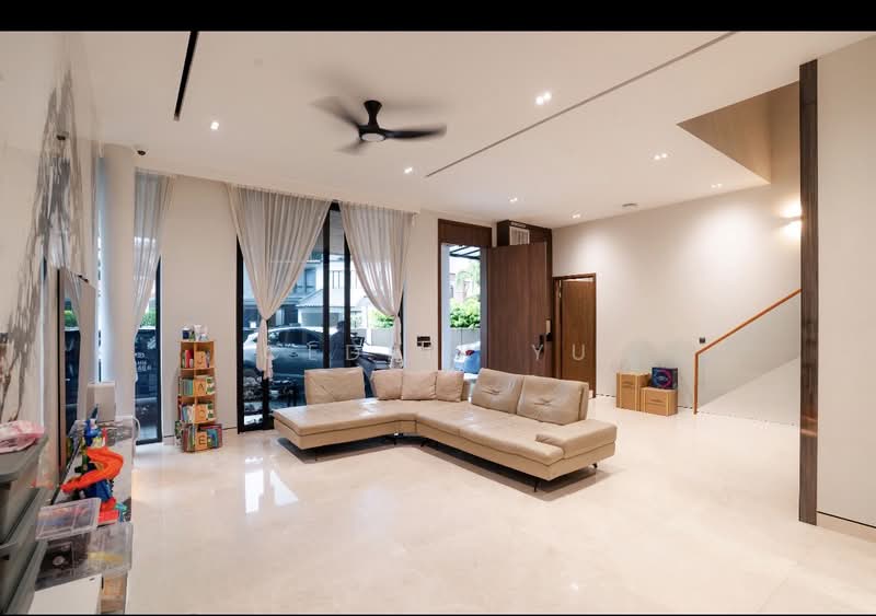 Lengkong empat, , 8 Bedrooms, 8,000 sqft, Detached House For Sale, by Cedrik Yu, 500148043 - Living Room - PropertyGuru.com.sg