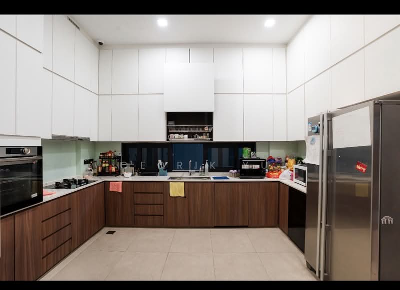 Lengkong empat, , 8 Bedrooms, 8,000 sqft, Detached House For Sale, by Cedrik Yu, 500148043 - Kitchen - PropertyGuru.com.sg