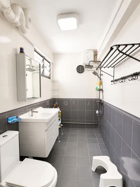 124 Marsiling Rise, 124 Marsiling Rise, 4 Bedrooms, 1,980 sqft, HDB Flat For Sale, by Baqi J, 500148055 - Bathroom - PropertyGuru.com.sg