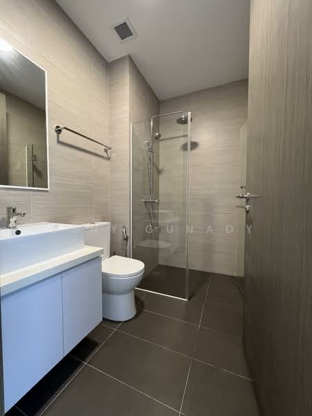 Sycamore Tree, 2 Fowlie Road, 1 Bedroom, 387 sqft, Apartment For Sale, by Deny Gunady, 500148061 - Bathroom - PropertyGuru.com.sg