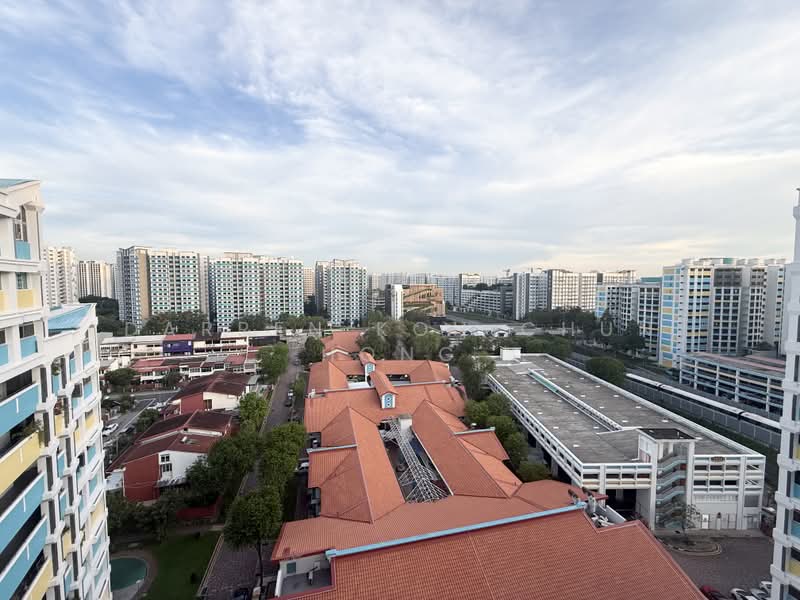 251 Choa Chu Kang Avenue 2, 251 Choa Chu Kang Avenue 2, 4 Bedrooms, 1,345 sqft, HDB Flat For Sale, by Darren Koh Chun Hong, 500148064 - Exterior - PropertyGuru.com.sg